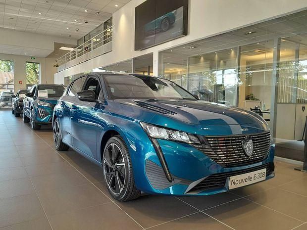 Bleu Nouvelle 2025 Peugeot e-308 Allure Citadine | 33 390 € - Image 1/4