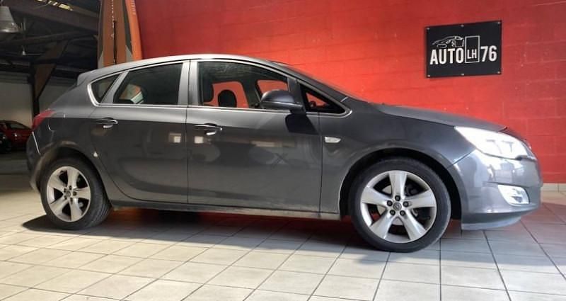Occasion 2012 Opel Astra Berline | 5 970 € - Image 1/4