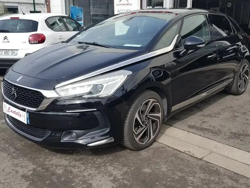 Noir Utilisé 2016 DS Automobiles DS5 Sport Chic Citadine | 9 900 € (Prix assez cher) - Image 1/4