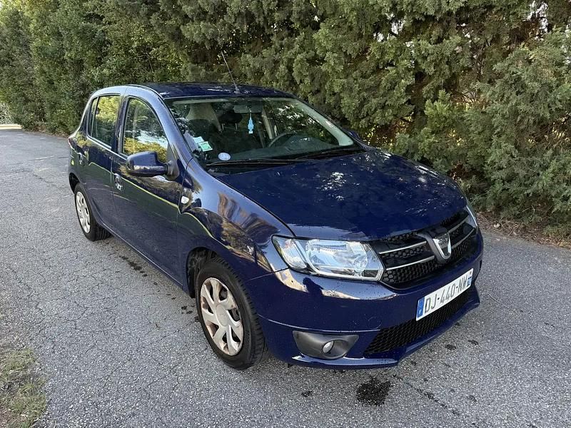 Utilisé 2014 Dacia Sandero Lauréate Berline | 4 490 € (Super prix) - Image 1/4