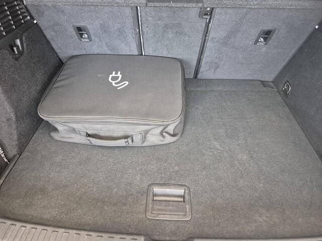 Image 3/4