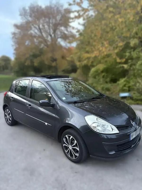 Occasion Renault Clio II Expression 75 ch (55 kW) 2007 Gris Berline
