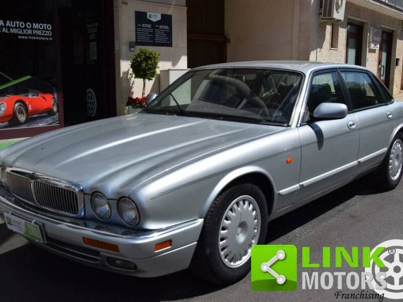 Gris Utilisé 1995 Jaguar XJ6 Berline | 4 900 € - Image 1/4