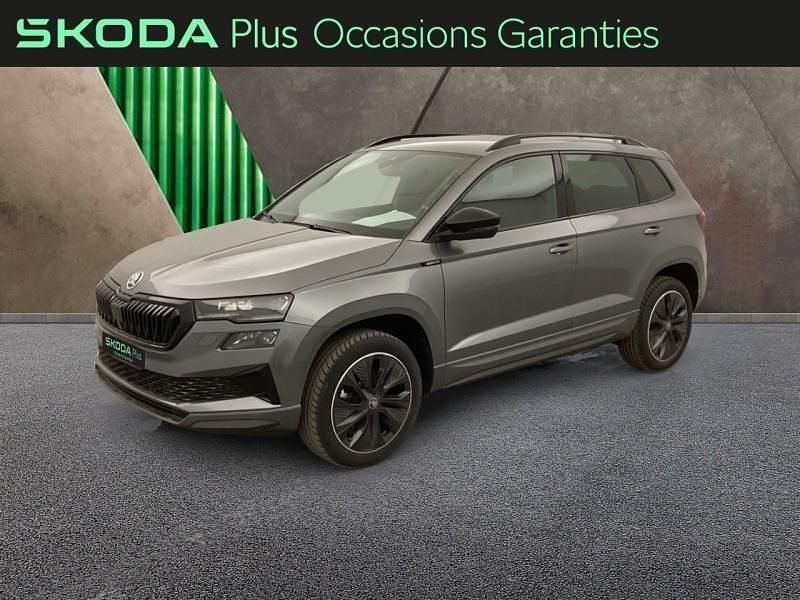 Gris graphite métallisée Nouvelle 2025 Skoda Karoq SportLine SUV | 36 900 € (Prix assez cher) - Image 1/4