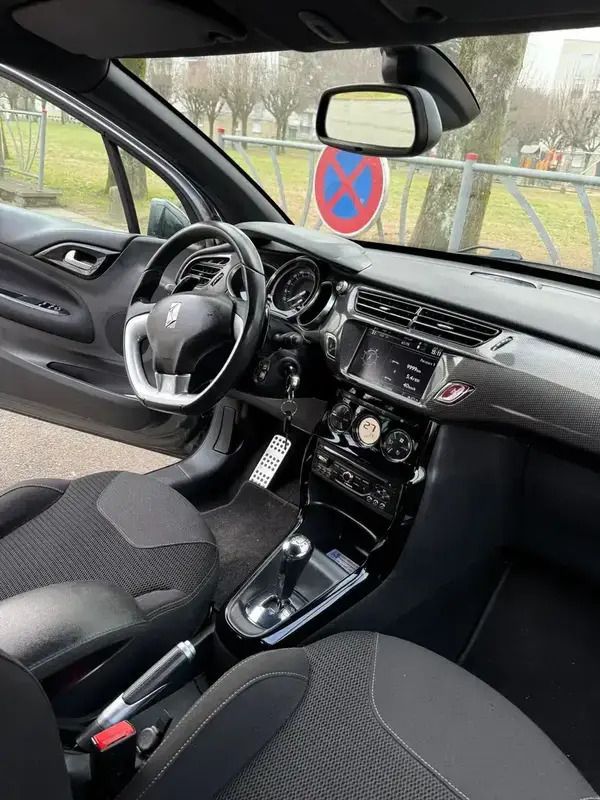 Utilisé 2013 Citroën DS3 So Chic Berline | 7 000 € (Prix juste) - Image 1/4