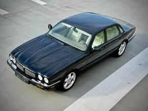 Noir Occasion 1998 Jaguar XJR Berline | 15 995 € - Image 1/4