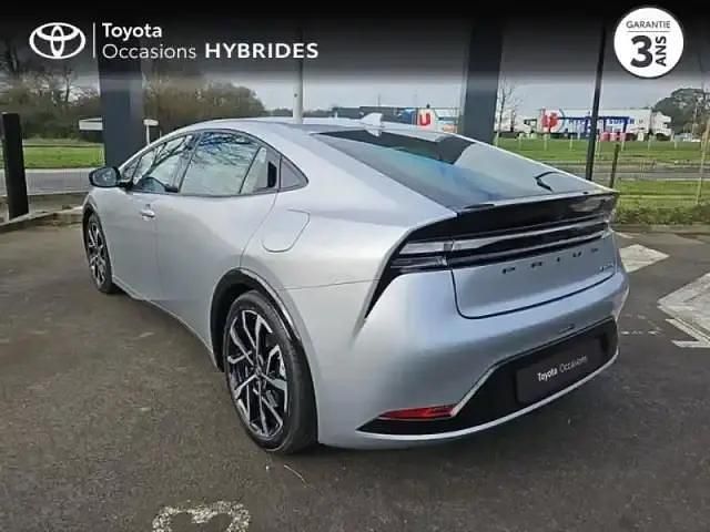 Occasion Toyota Prius Design 223 ch (164 kW) 2025 Gris mineral Berline