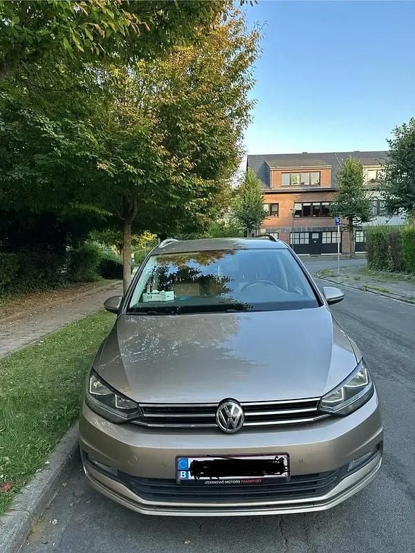 Utilisé 2016 VW Touran Trendline Monospace | 11 000 € - Image 1/4