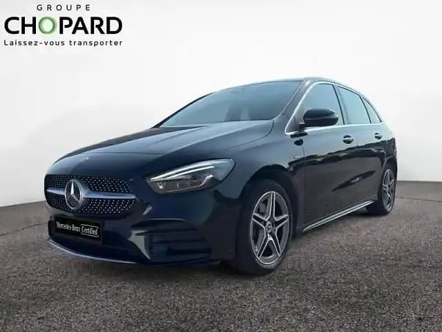 Kosmosblack met. Utilisé 2021 Mercedes B250 Monospace | 27 990 € - Image 1/4