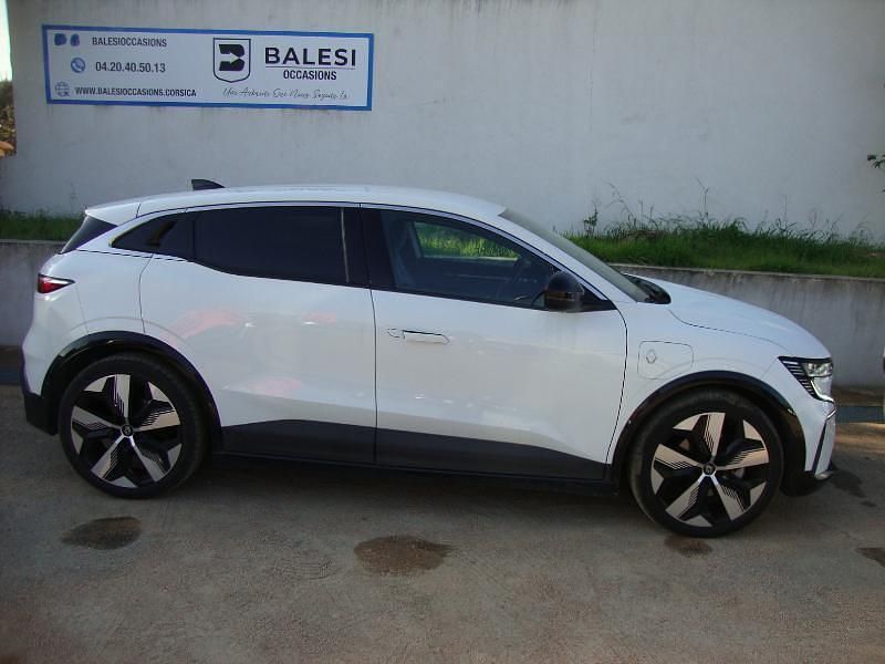 Blanc Utilisé 2022 Renault Mégane Techno Berline | 26 900 € (Prix assez cher) - Image 1/4