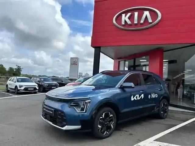 Blanc Utilisé 2024 Kia e-Niro Premium SUV | 33 990 € (Prix assez cher) - Image 1/4
