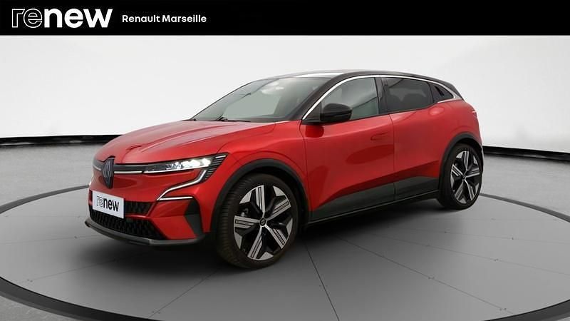 Rouge Utilisé 2023 Renault Mégane Iconic Berline | 25 990 € (Prix juste) - Image 1/4