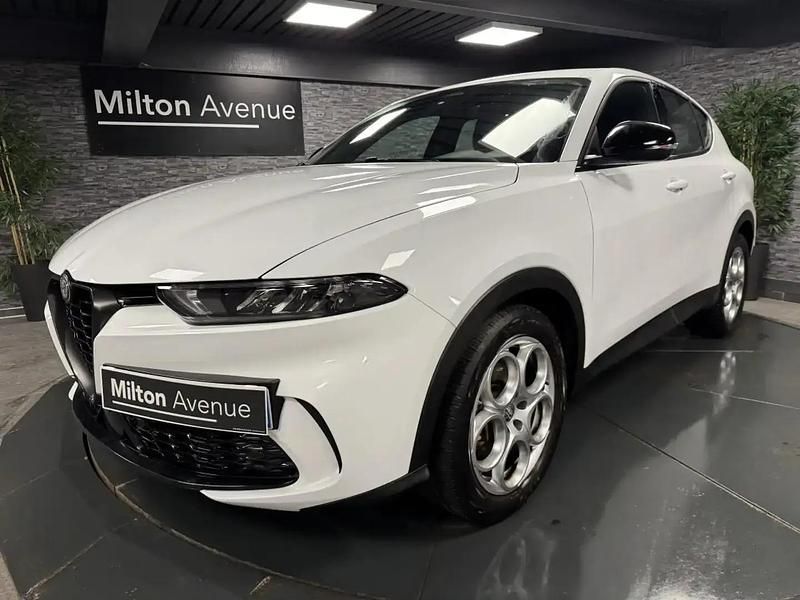 Blanc Utilisé 2023 Alfa Romeo Tonale Sprint SUV | 23 490 € (Prix juste) - Image 1/4