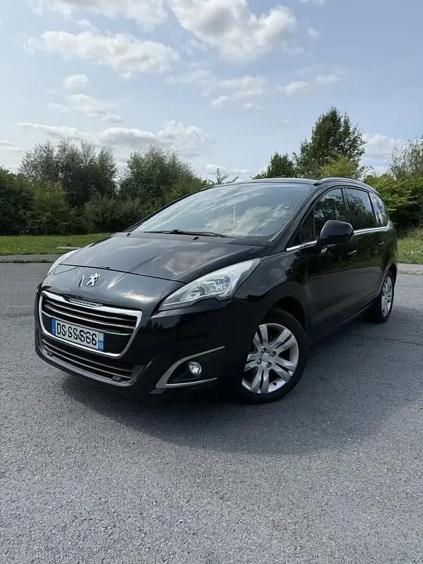 Occasion 2015 Peugeot 5008 Allure Monospace | 7 600 € (Prix juste) - Image 1/4