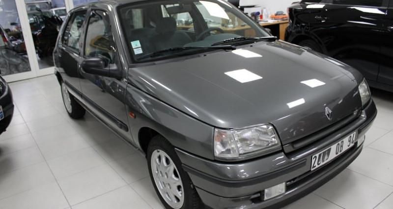 Occasion Renault Clio 80 ch (58 kW) 1994 Gris Citadine