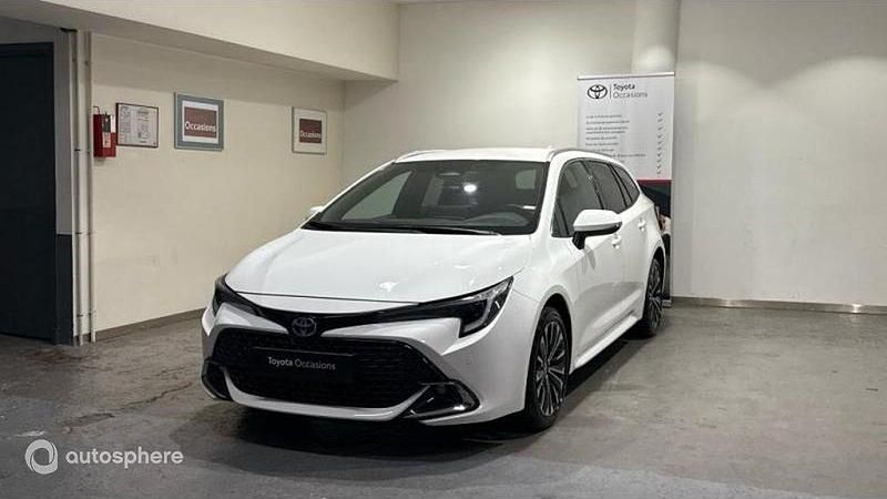 Blanc Nouvelle 2024 Toyota Corolla Design Break | 28 990 € (Bon prix) - Image 1/4