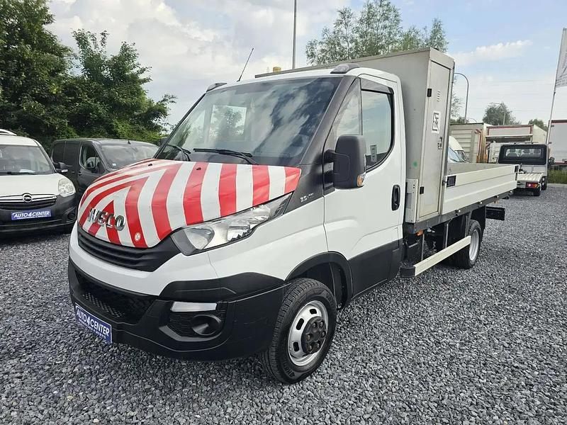 Blanc Utilisé 2017 Iveco Daily SUV | 18 990 € (Super prix) - Image 1/4