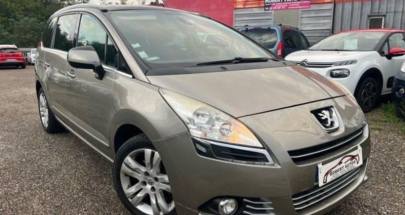 Utilisé 2011 Peugeot 5008 Monospace | 4 990 € - Image 1/4