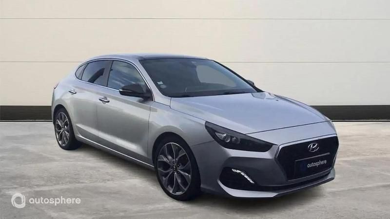 Gris Occasion 2018 Hyundai i30 Berline | 16 999 € (Prix juste) - Image 1/4