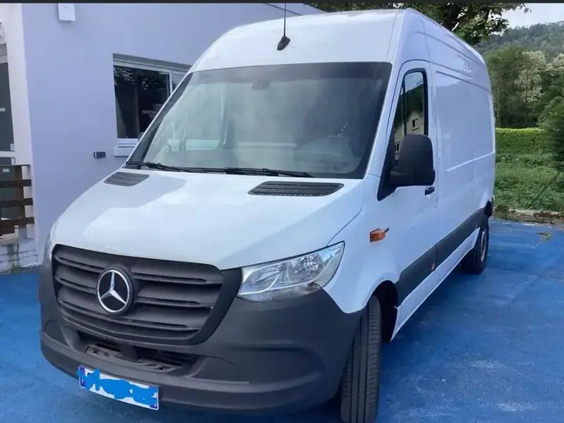 Blanc Nouvelle 2024 Mercedes E-Sprinter Van | 32 900 € - Image 1/4