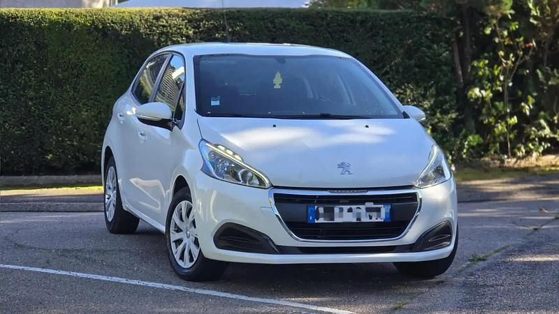 Blanc Utilisé 2016 Peugeot 208 Citadine | 3 990 € (Super prix) - Image 1/4