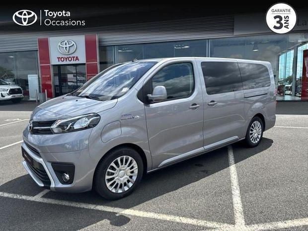 Gris Nouvelle 2025 Toyota Proace Executive Van | 59 990 € - Image 1/4