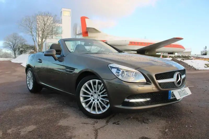 Beige Utilisé 2012 Mercedes SLK250 Cabriolet | 26 990 € - Image 1/4