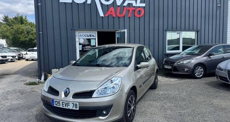 Utilisé 2008 Renault Clio III Dynamique Citadine | 4 990 € (Prix juste) - Image 1/4