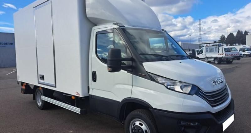 Nouvelle 2024 Iveco Daily | 66 000 € (Prix assez cher) - Image 1/4