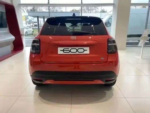 Occasion Fiat 600E 114 kW (156 ch) 2024 Orange Berline