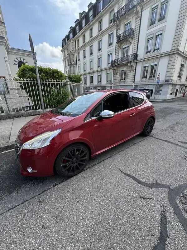 Utilisé 2013 Peugeot 208 GTi Citadine | 9 990 € (Prix cher) - Image 1/4