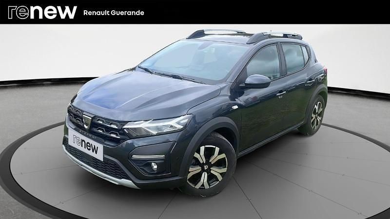 Gris Utilisé 2022 Dacia Sandero Comfort Citadine | 13 990 € (Prix juste) - Image 1/4