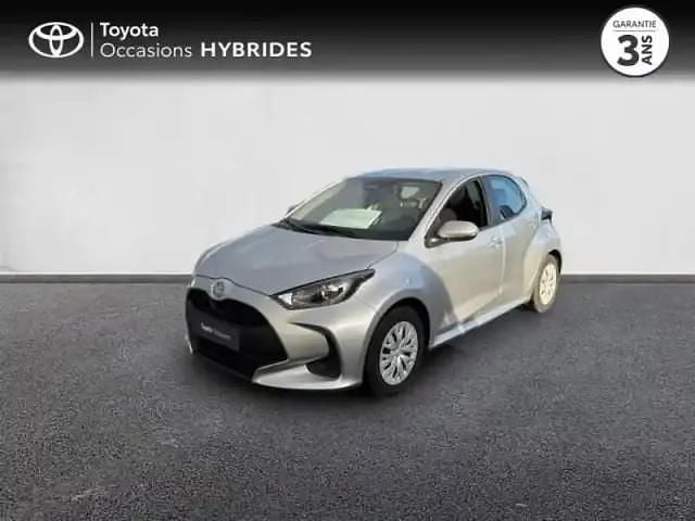 Gris minéral (m) Occasion 2025 Toyota Yaris Hybrid Business Edition Berline | 21 490 € (Prix juste) - Image 1/4