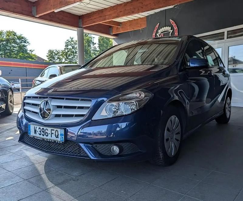 Bleu Utilisé 2012 Mercedes B180 Monospace | 11 990 € (Prix assez cher) - Image 1/4
