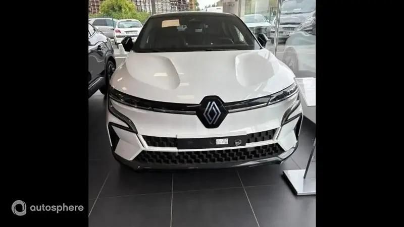 Noir Nouvelle 2024 Renault Mégane Iconic SUV | 34 299 € (Prix juste) - Image 1/4