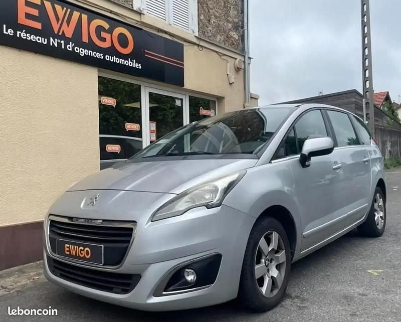 Gris Utilisé 2016 Peugeot 5008 Active Monospace | 6 990 € - Image 1/4