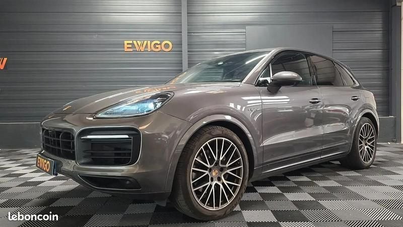 Gris Occasion 2021 Porsche Cayenne Platinum Edition SUV | 76 990 € (Prix cher) - Image 1/4