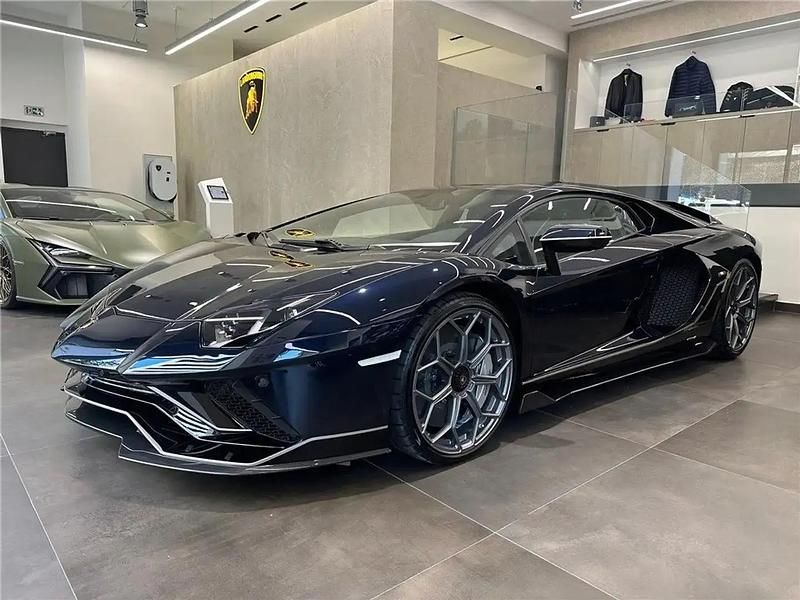 Utilisé 2022 Lamborghini Aventador Coupé | 520 000 € - Image 1/4