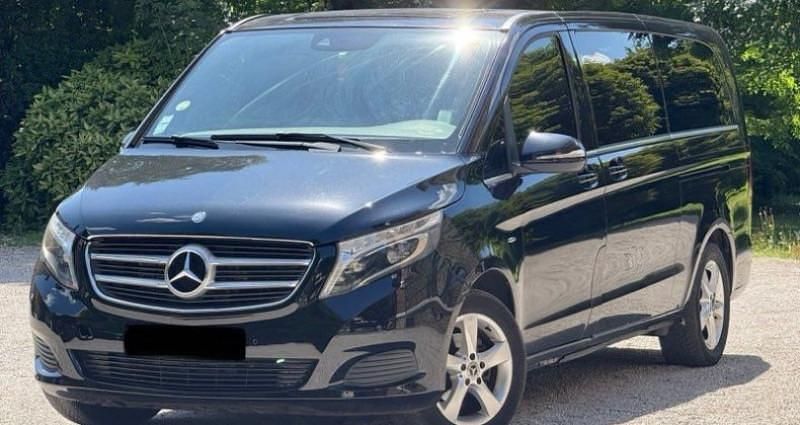 Noir Utilisé 2015 Mercedes V220 Avantgarde Monospace | 16 990 € - Image 1/4