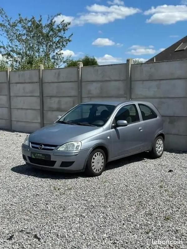 Gris Utilisé 2004 Opel Corsa Citadine | 3 490 € - Image 1/4