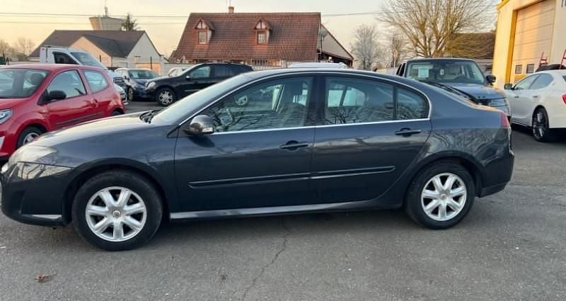 Occasion Renault Laguna III Black Edition 110 ch (80 kW) 2010 Berline