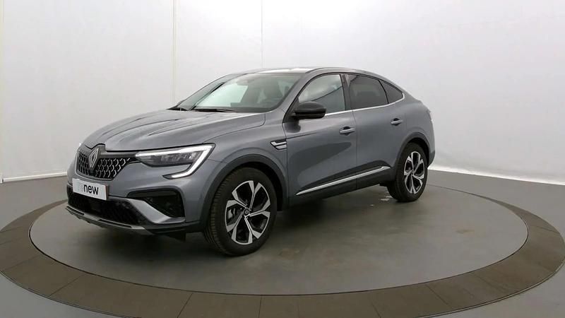 Gris Utilisé 2025 Renault Arkana Techno SUV | 25 490 € (Prix juste) - Image 1/4