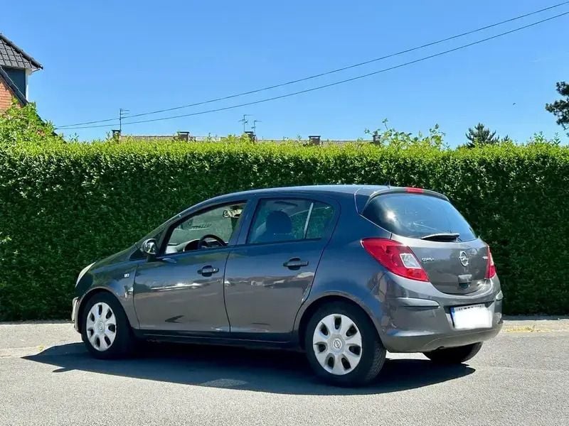 Utilisé 2012 Opel Corsa Business Berline | 2 490 € (Prix assez cher) - Image 1/4