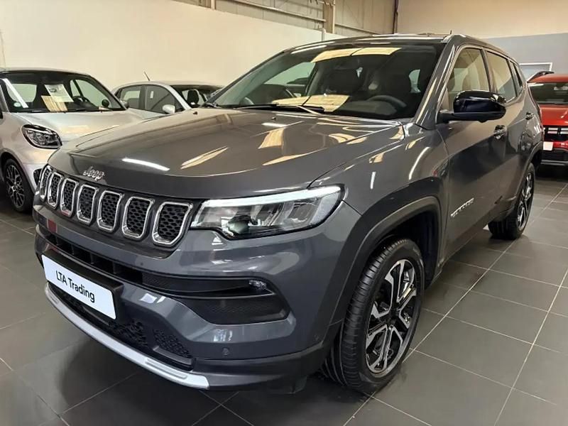 Gris Occasion 2024 Jeep Compass Altitude SUV | 24 990 € (Super prix) - Image 1/4
