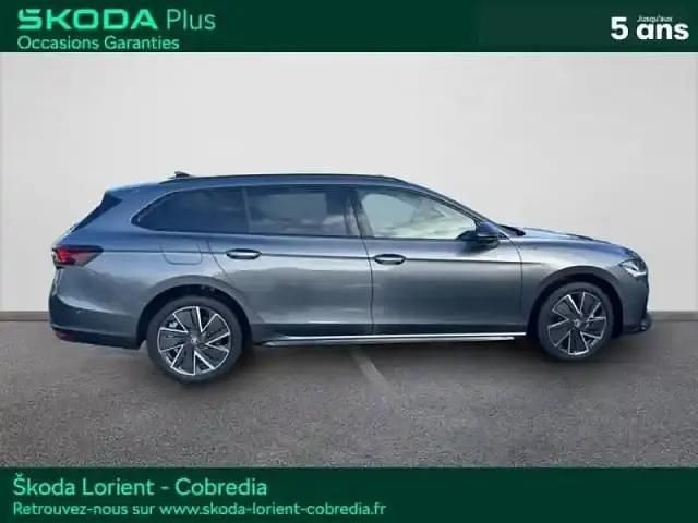 Nouvelle Skoda Superb SportLine 2025 Gris graphite métallisée Break