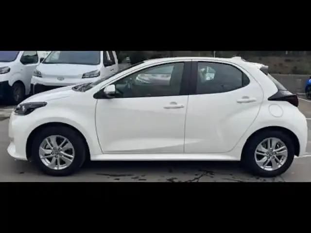 Occasion Toyota Yaris Hybrid Business Edition 92 ch (67 kW) 2025 Blanc Berline