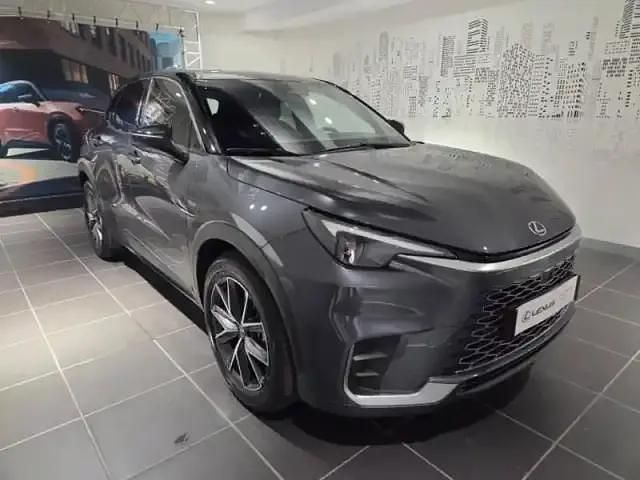 Gris de payne métallisé/toit noir Occasion 2025 Lexus LBX SUV | 36 490 € (Prix juste) - Image 1/4