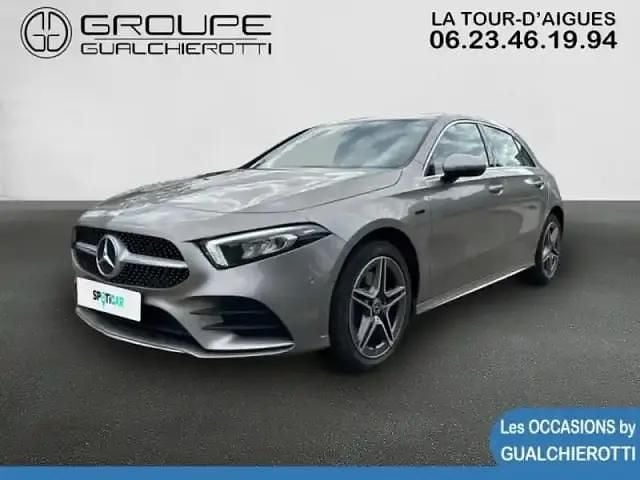 Gris montagne métallisé Utilisé 2020 Mercedes A250 AMG line Berline | 28 990 € - Image 1/4