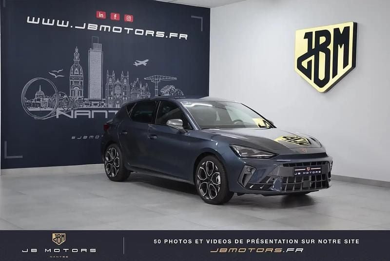 Gris Nouvelle 2025 Cupra Leon Berline | 34 990 € (Prix juste) - Image 1/4