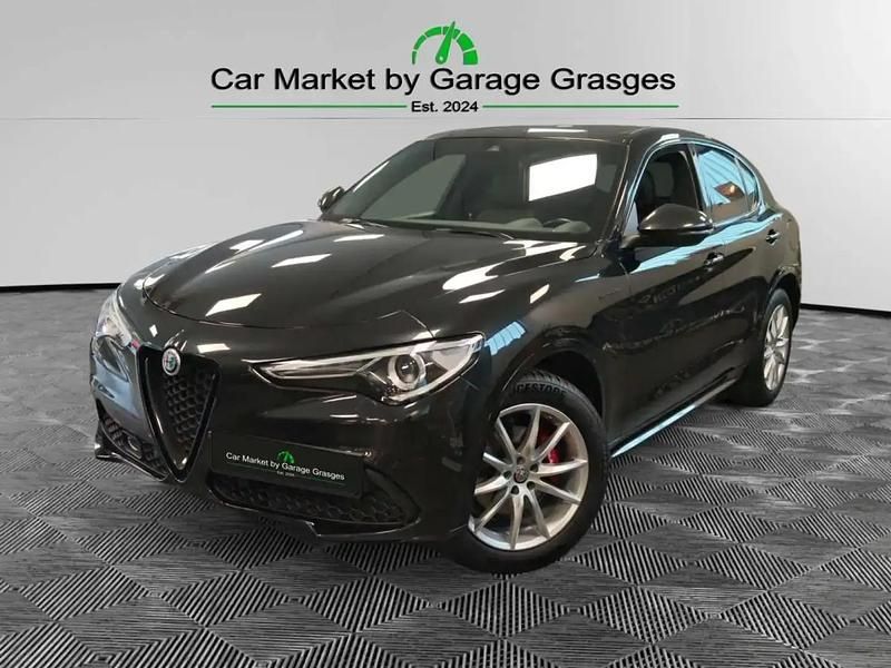 Noir Occasion 2021 Alfa Romeo Stelvio Veloce SUV | 32 990 € (Prix assez cher) - Image 1/4